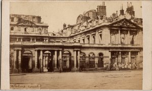 Kommune von Paris (1871): Ansicht des Palais-Royal nach dem Brand im Mai 1871 von Unbekannt