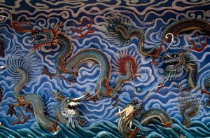 Drachen, Haw Par Villa (Tiger Balm Garten), ein Themenpark basierend auf chinesischer Mythologie und Legenden, Singapur von Benjamin Baud