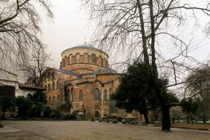 Kirche der Heiligen Irene in Istanbul, Türkei, erbaut im 3. Jahrhundert. Fotografie. von Alec Hunter