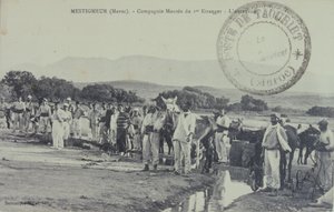 Französische Legionärskolonialsoldaten auf Patrouille in der Nähe des Atlasgebirges, Marokko. Postkarte 1909 von Unbekannter Künstler