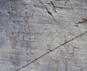 Italien, Region Lombardei, Valcamonica, Nahaufnahme von Felszeichnungen im Naquane Nationalpark