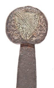 Spätmittelalterliches Breitschwert mit früherer Wikingerklinge und den Wappen der Familie De Bohun, Earls of Hereford und Essex, 11. - 14. Jahrhundert