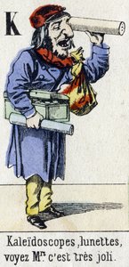 Buchstabe K: "Kaleidoskope, Brillen, sehen Sie Frau, es ist sehr schön." Alphabet "Kindervergnügen". Imaging von Epinal, ca. 1890. Beliebte Serie. Kleines Heft mit 8 Seiten.