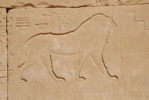 Löwenskulptur, Karnak, Luxor, Ägypten von Unbekannt