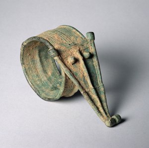 Lorhon-Armband mit einem Krokodilkopf, aus Burkina Faso oder der Elfenbeinküste, wahrscheinlich 18. Jahrhundert