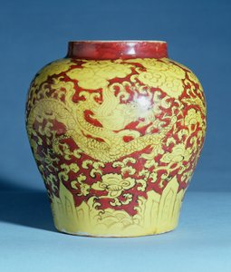 Ming rote und gelbe Balustervase (Chia Ching Mark) (1522-66)