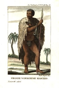 Edler Namaqua-Mann aus Südafrika. Er trägt einen Pelzumhang und einen Lendenschurz und hält einen Speer. Von Francois Le Vaillant