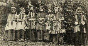 Ossetische Frauen in traditioneller Tracht, Minderheitengruppe in der Sowjetunion