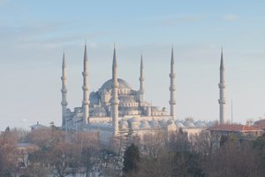 Panoramablick auf die Blaue Moschee kurz vor Sonnenuntergang, Istanbul, Türkei von Unbekannter Künstler