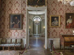 Porträts von Männern, darunter das von Armand Gaston de Rohan (1674-1749), im Kardinalsgewand, Gemälde von Hyacinthe Rigaud (1659-1743). Großes Kabinett des Prinzen, Architekt Germain Boffrand (1667-1754). Hôtel de Soubise, Paris von Unbekannt