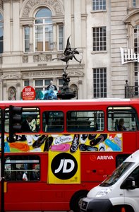 Roter Londoner Bus, Piccadilly (Foto) von Unbekannt