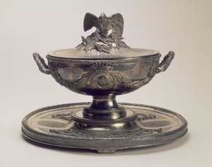 Silberne Terrine und Stand aus dem Saltykov-Service, von Robert Joseph Auguste (1725-1805), Paris