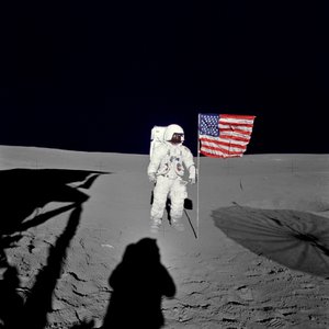 Weltraumspaziergang von Edgar Mitchell bei der Apollo-14-Mission von Unbekannt