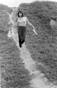 Die Sängerin Juliette Gréco in Malamocco (Venedig) - ca. 1965 von Unbekannt
