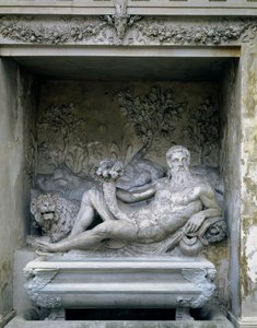 Das Nymphäum, Detail einer Statue eines Flussgottes in einer Nische, die ein Füllhorn hält, entworfen von Giacomo Vignola und Bartolomeo Ammannati, 1551-55 von Unbekannt