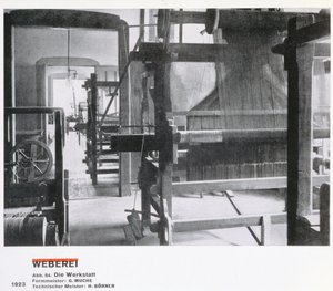 Die Weberei, aus den Werkstätten des Bauhauses, Weimar von Unbekannt
