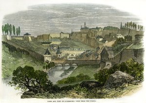 Die Stadt und die Festung Luxemburg vom Norden gesehen von Alec Hunter