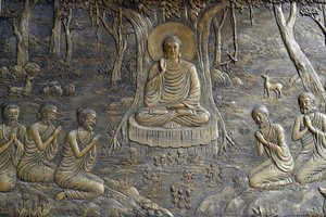 Tinh Xa Ngoc Chau buddhistischer Tempel, Das Leben des Buddha, Siddhartha Gautama, Der Buddha hielt seine erste Predigt vor den fünf Mönchen im Hirschpark in Varanasi, Chau Doc, Vietnam, 2018 (Foto) von Unbekannt