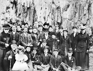 Vereinigtes Königreich: Eine Gruppe von Menschen auf einem Ausflug. ca. 1910