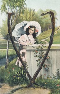 V: Ein junges Mädchen in einem rosa Kleid, mit einer Haube auf dem Kopf und einem Sonnenschirm in der Hand, steht in einer ländlichen Umgebung - Alphabet Figuren Ref Th. E., L. Theochrom - Serie 994. Theodor Eisman, Verleger, Leipzig