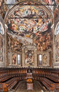 Ansicht der Apsis mit Fresken von Camillo Procaccini und Holzkirchenchor von Cristoforo und Giuseppe De Venetiis, Basilika San Prospero, Reggio Emilia, Emilia Romagna, Italien
