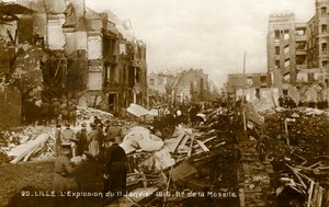 Erster Weltkrieg: Lille nach der Explosion vom 11. Januar 1916 (Postkarte)