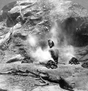 Ein Einsiedler, der Buße tut am Gem Lake, Mount Abu, Indien von Underwood and Underwood