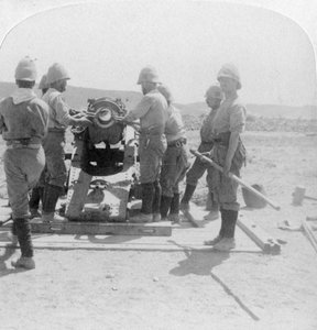 Ein Geschoss in eine Belagerungskanone am Modder River, Südafrika, Burenkrieg, 1900