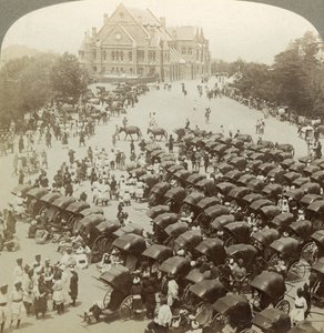 Rikschas vor der Christ Church, Simla, Indien, 26. Juni 1902