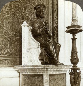 Statue des Heiligen Petrus, Petersdom, Rom, Italien von Underwood and Underwood