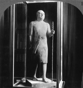 Die berühmte Holzstatue namens Shekh-el-Beled, Kairo, Ägypten, 1905 von Underwood and Underwood