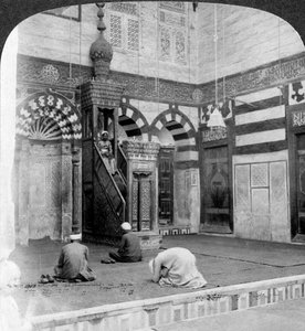 Die Gebetsnische und die Kanzel in der Grabmoschee von Kait Bey, Kairo, Ägypten, 1905 von Underwood and Underwood
