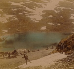 Reisende mit Julischneebällen, auf der Straße über die Haukeli-Berge, Norwegen, Künstler: Elmer Underwood, Bert Elias Underwood von Underwood and Underwood