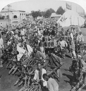 Schubkarrentransport am Bootsanleger, Tientsin Tianjin, China, 1901