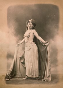Die neapolitanische Schauspielerin Mrs. Caracciolo im orientalischen Kostüm