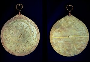 Ein Astrolabium, ein astronomisches Messinstrument, das von Seefahrern verwendet wird, aus dem 15. Jahrhundert von Unknown artist