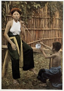 Asiatische Frau raucht Opium, um 1898