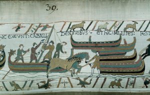 Eroberung Englands durch den Herzog der Normandie Wilhelm den Eroberer (1027-1087) im Jahr 1066: Normannische Schiffe segeln an der englischen Küste. Das Pferd zieht das Boot auf dem Flur. Detail des Teppichs von Bayeux oder der Stickerei von Königin Mathi von Unknown artist
