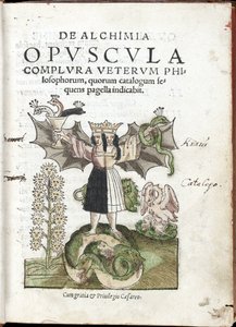 Frau mit doppeltem Gesicht auf einem monströsen Tier, das einen Becher und eine Schlange hält - Frontispiz aus dem Werk De Alchimia opvscvla complvra vetervm philosophorum von Cyriacus Jacob
