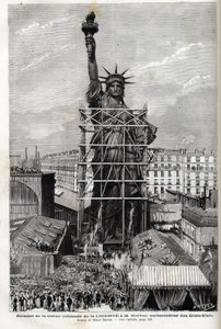 Frankreich, Paris, Übergabe der Freiheitsstatue an den US-Botschafter - Verpackung der Freiheitsstatue von Frederic Auguste Bartholdi (1834-1904) im Gerüst, um sie von Paris nach Amerika zu transportieren von Unknown artist