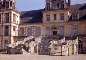 Renaissance-Architektur: die große Treppe des Schlosses von Fontainebleau