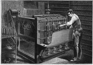 Die mechanische Installation von M. Marguery, Restaurateur, in Paris: automatische Flaschenwaschmaschine, dargestellt als betrieben durch eine kleine dynamoelektrische Maschine von Gram (Zenobe Theophile Gram 1826-1901). Gravur in „La Nature: revue des sci