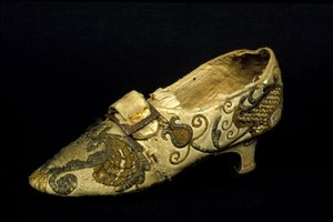 Damenschuhmodell (Pumps) mit Absatz