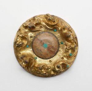 Vergoldete Bronzeplakette mit Tieren in einer Landschaft