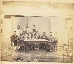 [Gruppenporträt von Männern, Indien]