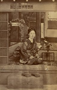 [Kniende japanische Frau] von Unknown artist