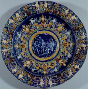 Große polychrome Fayenceschale mit einer Darstellung des Urteils des Paris