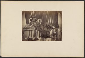 [Liegende algerische Odaliske, Ouled Nail Stamm]