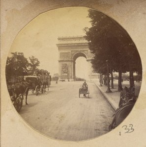 [Blick auf den Arc de Triomphe, Paris, Frankreich, mit Kutschen auf der Straße] von Unknown artist