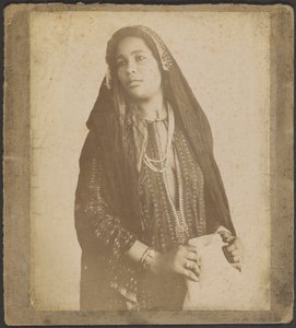 Junge Frau mit Schleier von Unknown artist